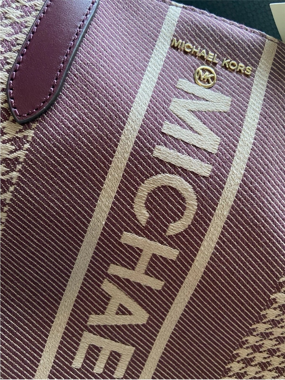 NWT: Michael Kors Maroon & Beige Striped Tote with Wristlet - Picture 3 of 13